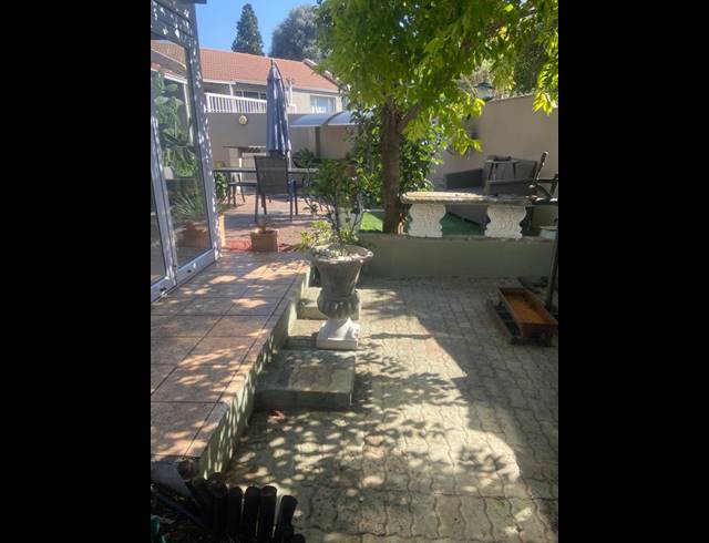 2 BEDROOM TOWNHOUSE FOR SALE IN BUCCLEUCH